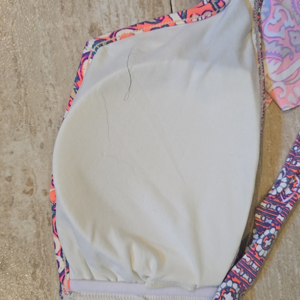 New O'Neill Majestic Ruffle Bandeau Bikini Top - Picture 6 of 10